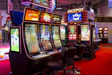 Aviator game interface showing multiplier climb and cash-out button on sultanplay